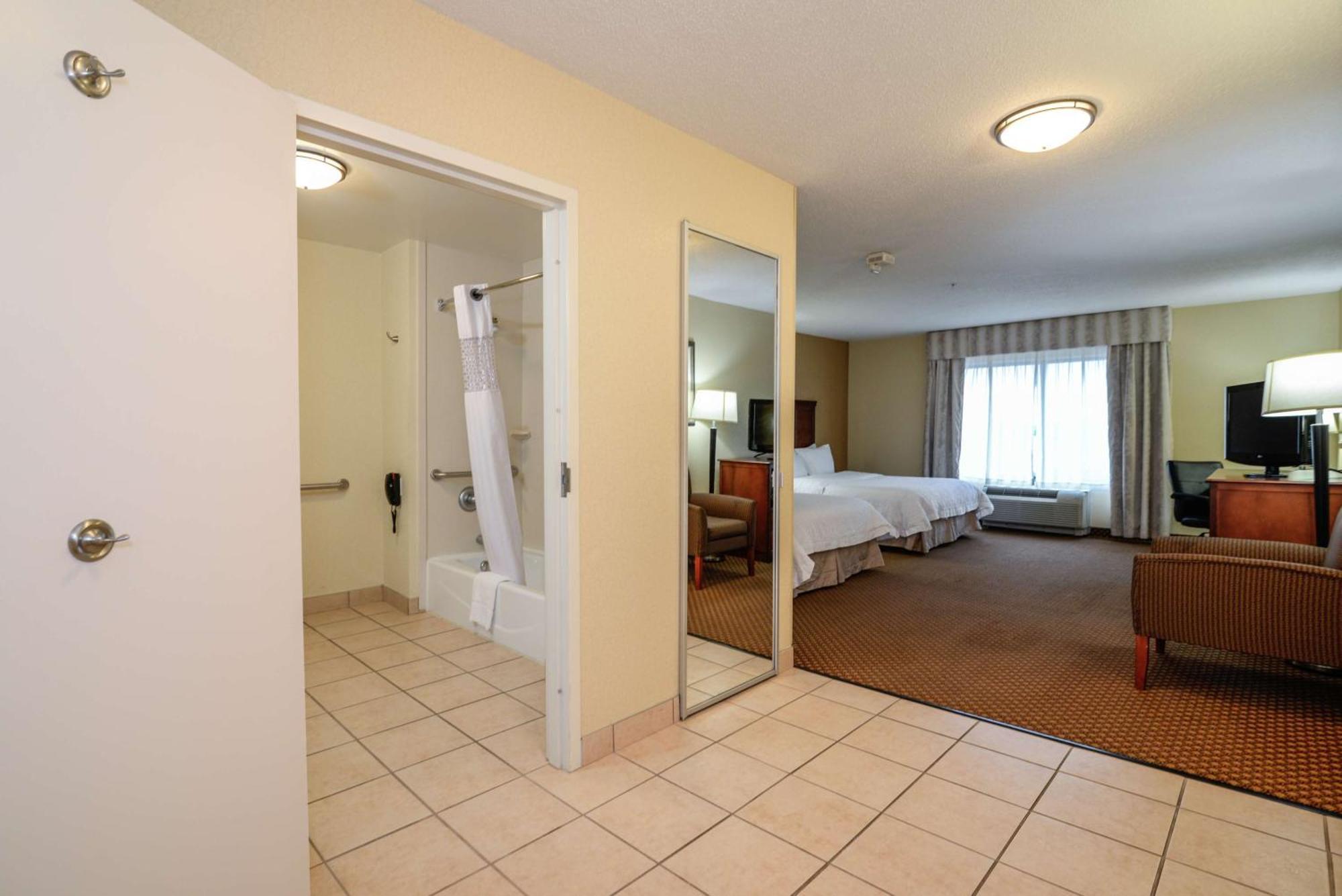 Hampton Inn & Suites Detroit/Chesterfield Ngoại thất bức ảnh